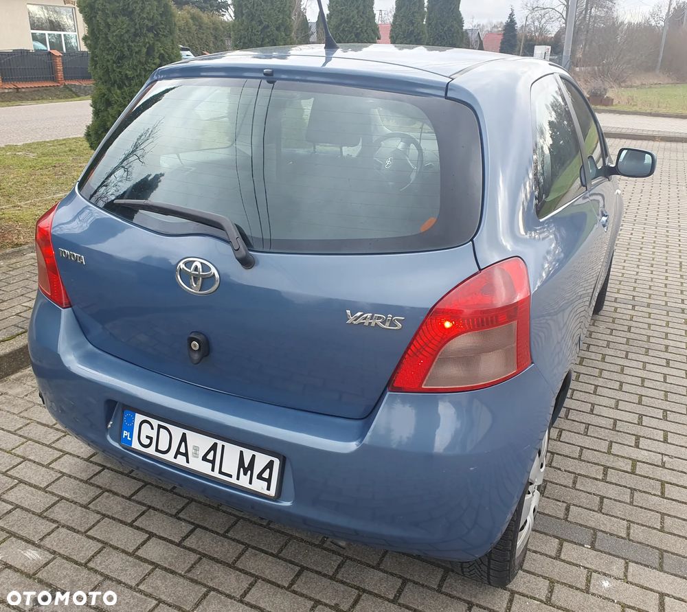 Toyota Yaris 1.3 Sol - 3