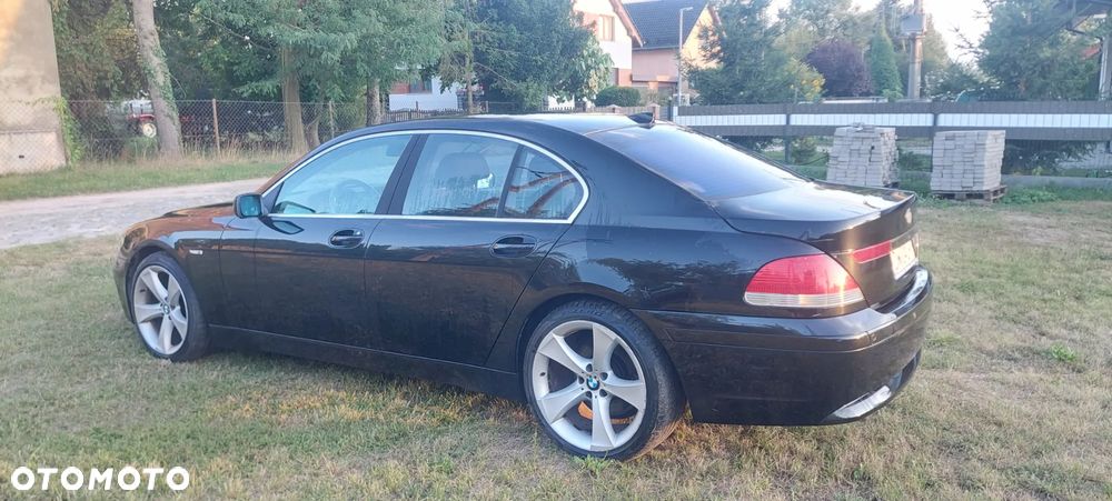 BMW Seria 7 745i - 5