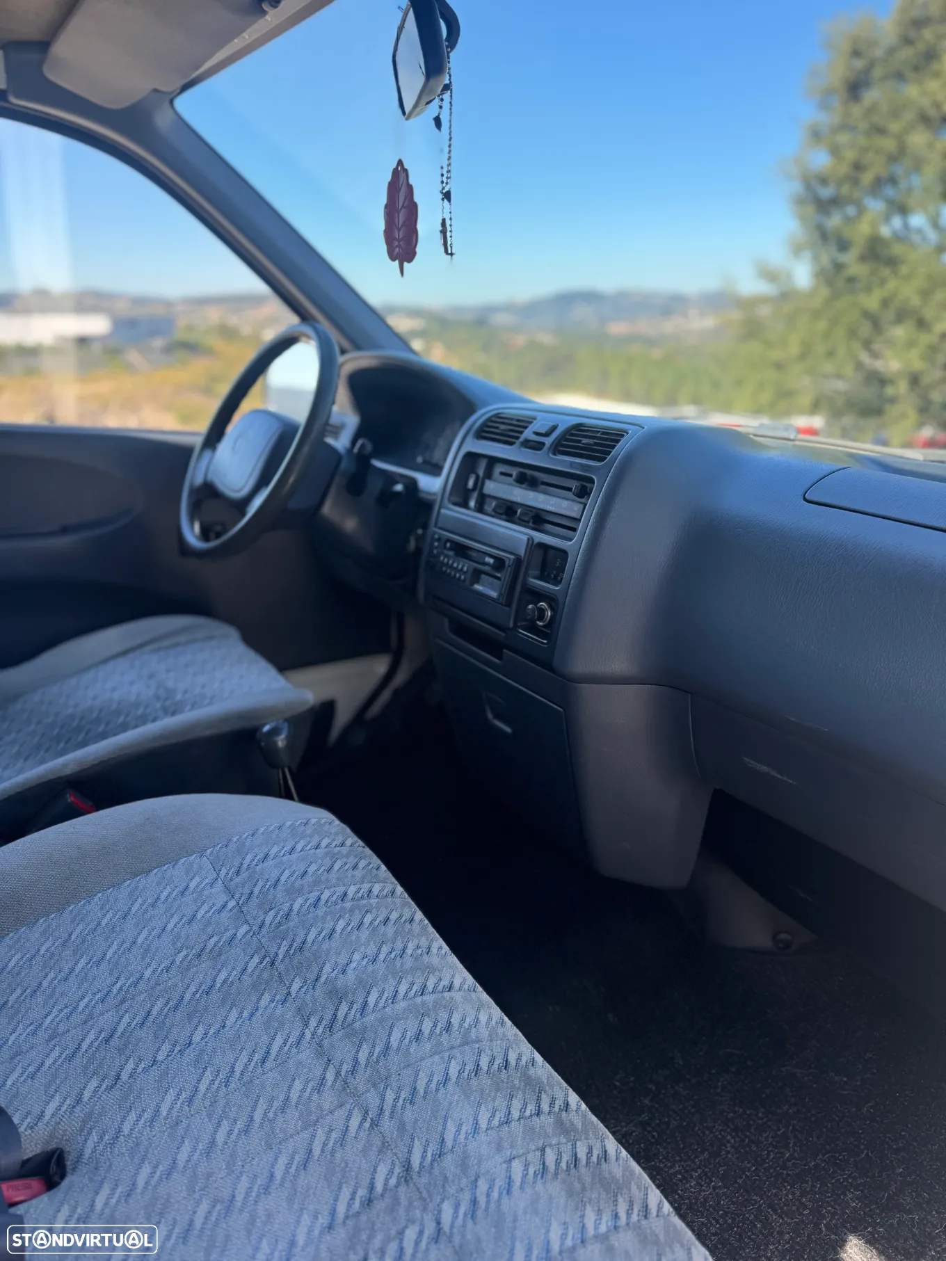 Toyota HiAce 2.4 D LXH12LB - 16