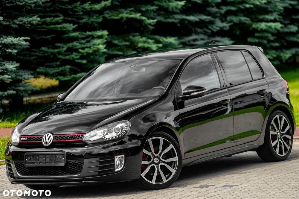 Volkswagen Golf 2.0 GTI DSG adidas - 10