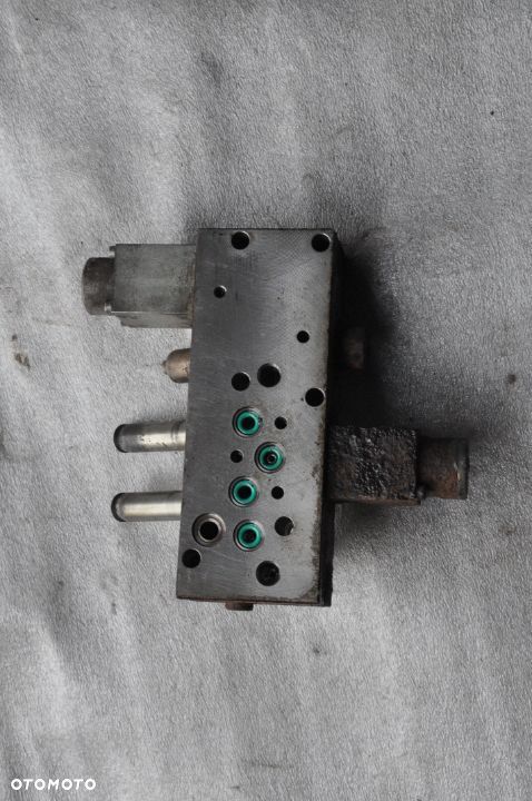 ROZDZIELACZ ELEKTROZAWÓR FENDT 724 - 2