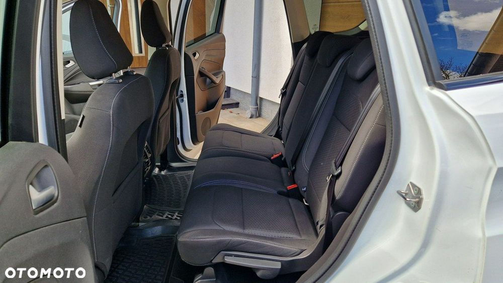Ford Kuga - 21