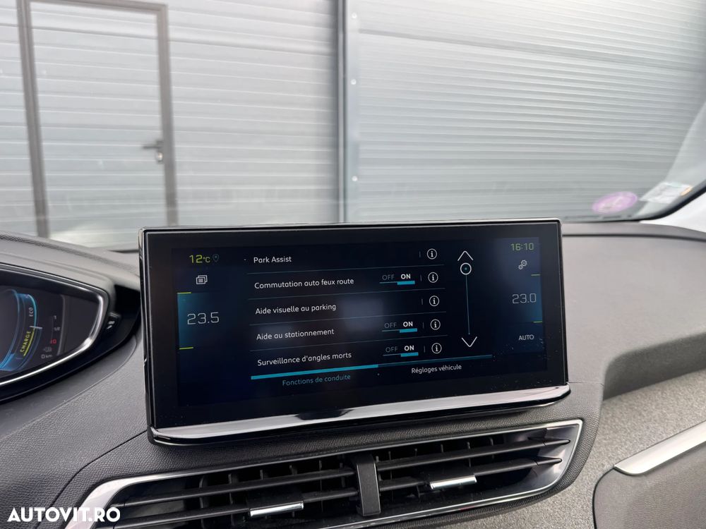 Peugeot 3008 PHEV EAT8 4X4 GT Pack - 29