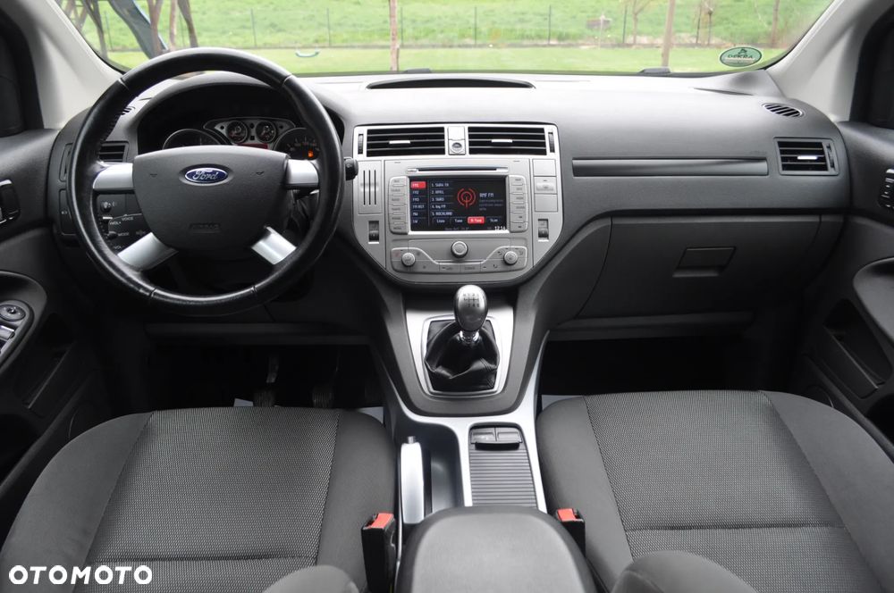 Ford Kuga 2.0 TDCi 2x4 Titanium - 28