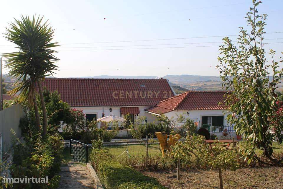 Moradia T4 em Quinta de 1950 com piscina e terra fértil - Grande imagem: 2/26