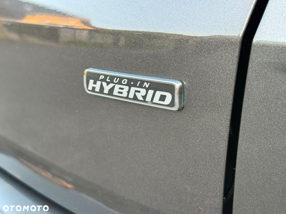 Ford Kuga 2.5 Duratec PHEV ST-LINE X - 30
