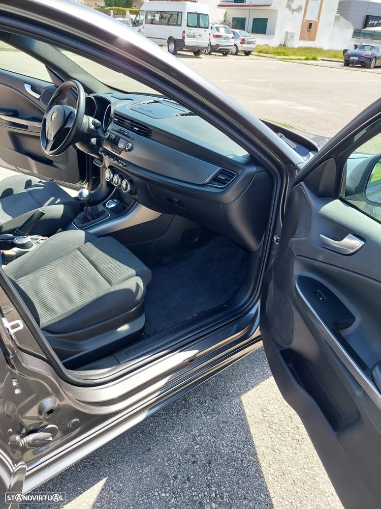 Alfa Romeo Giulietta 1.6 JTDM Veloce - 15