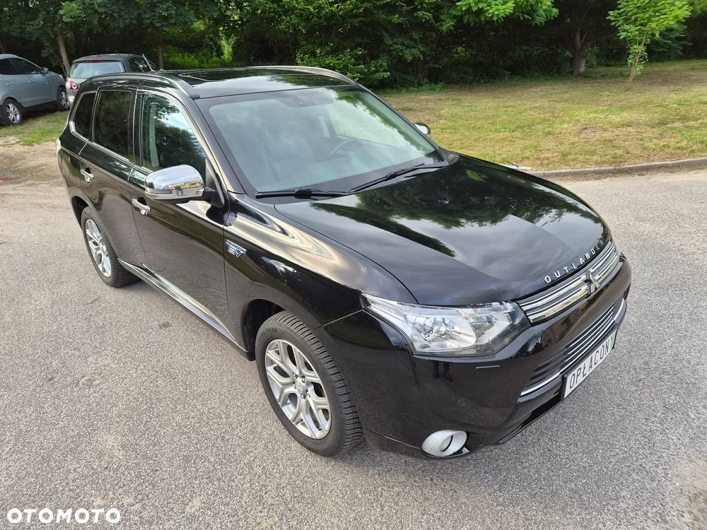 Mitsubishi Outlander 2.0 4WD Top - 4