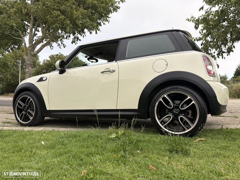 MINI 3 Portas One D - 8