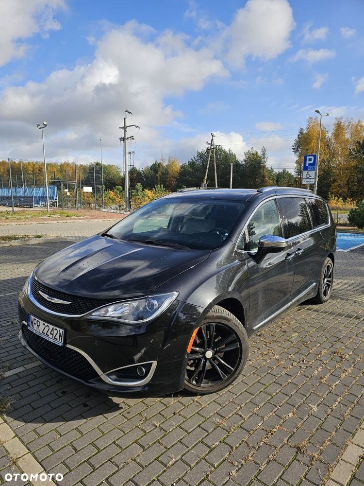 Chrysler Pacifica - 4