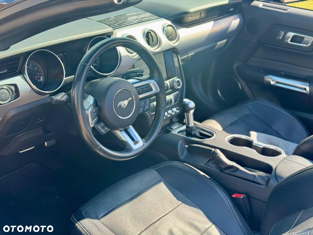 Ford Mustang - 22