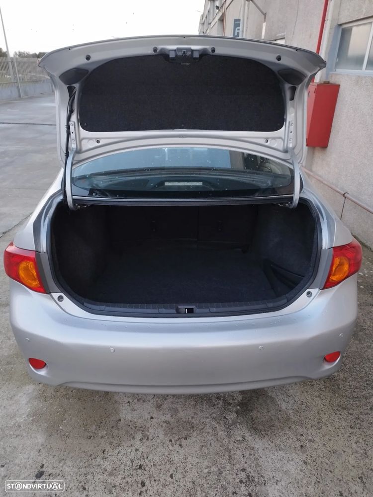 Toyota Corolla 1.4 D-4D Sol - 14