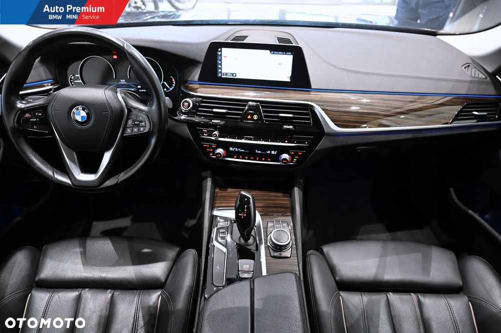BMW Seria 5 520d xDrive - 11