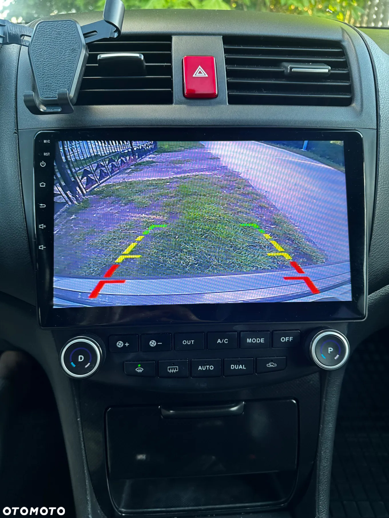 Honda Accord 2.0 Comfort - 11
