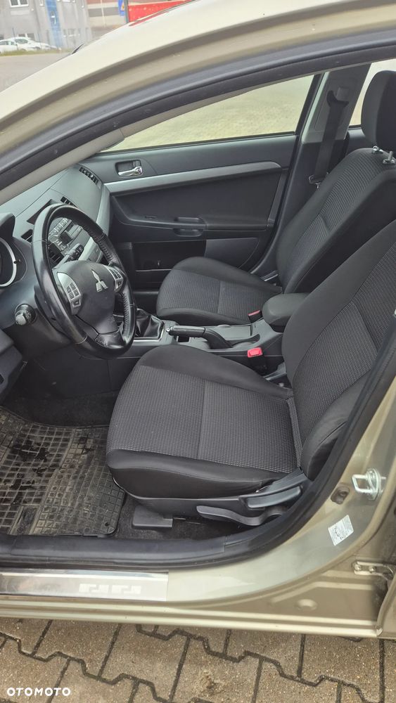 Mitsubishi Lancer 1.8 Invite - 10