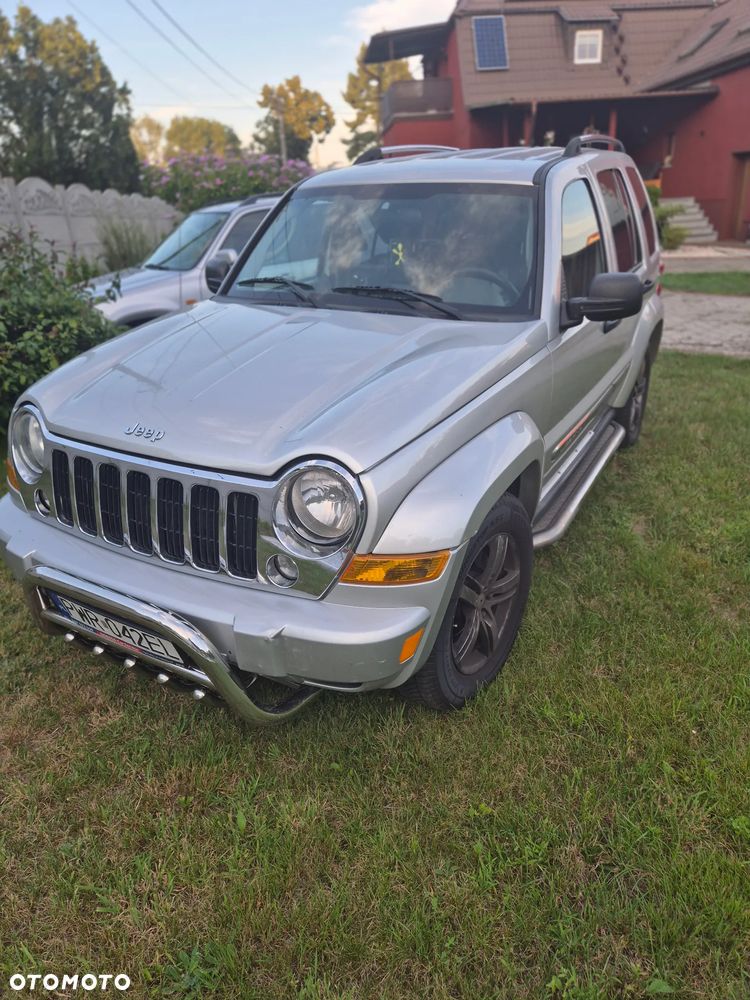 Jeep Liberty - 2