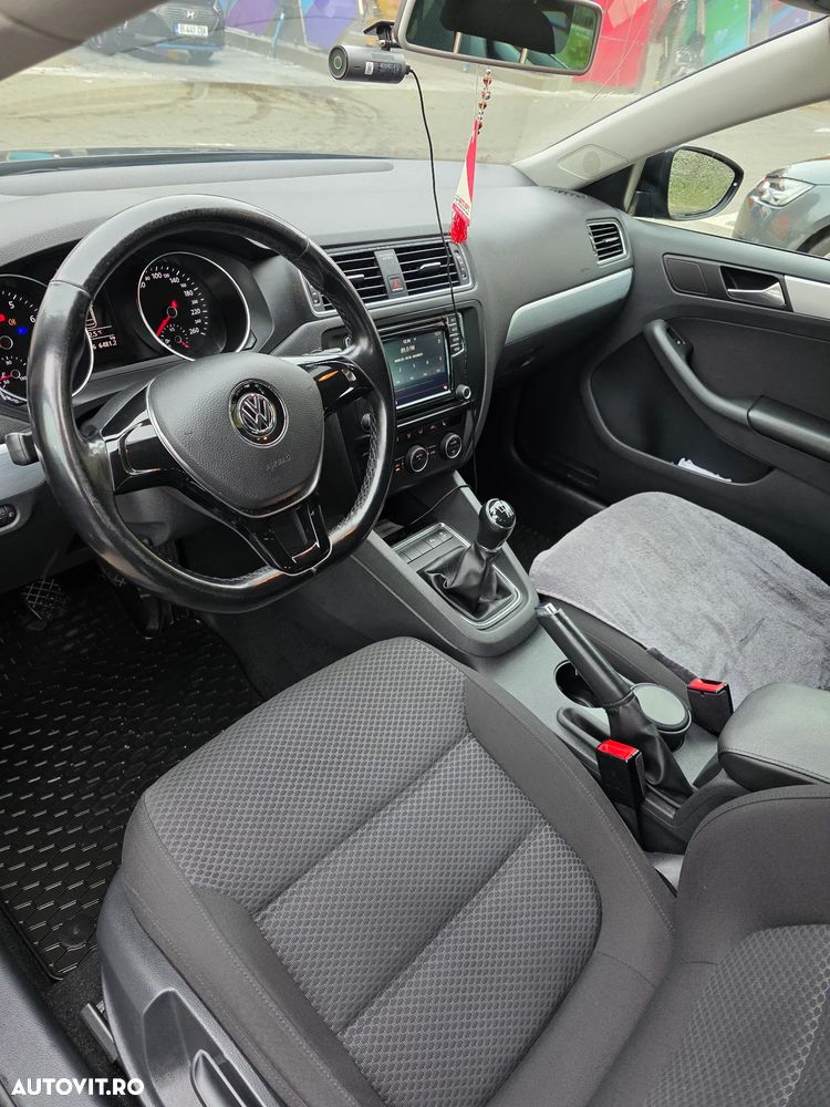 Volkswagen Jetta 1.2 TSI Comfortline - 6