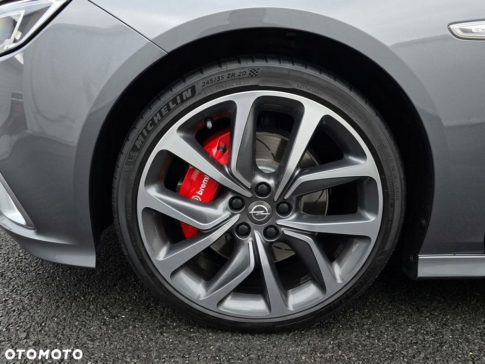 Opel Insignia 2.0 CDTI 4x4 GSi S&S - 9