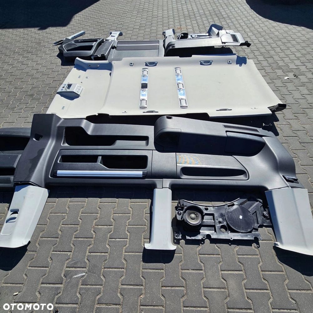 VW T6 MULTIVAN wnętrze podsufitka tapicerka słupek 1drzwi KOMPLET - 4