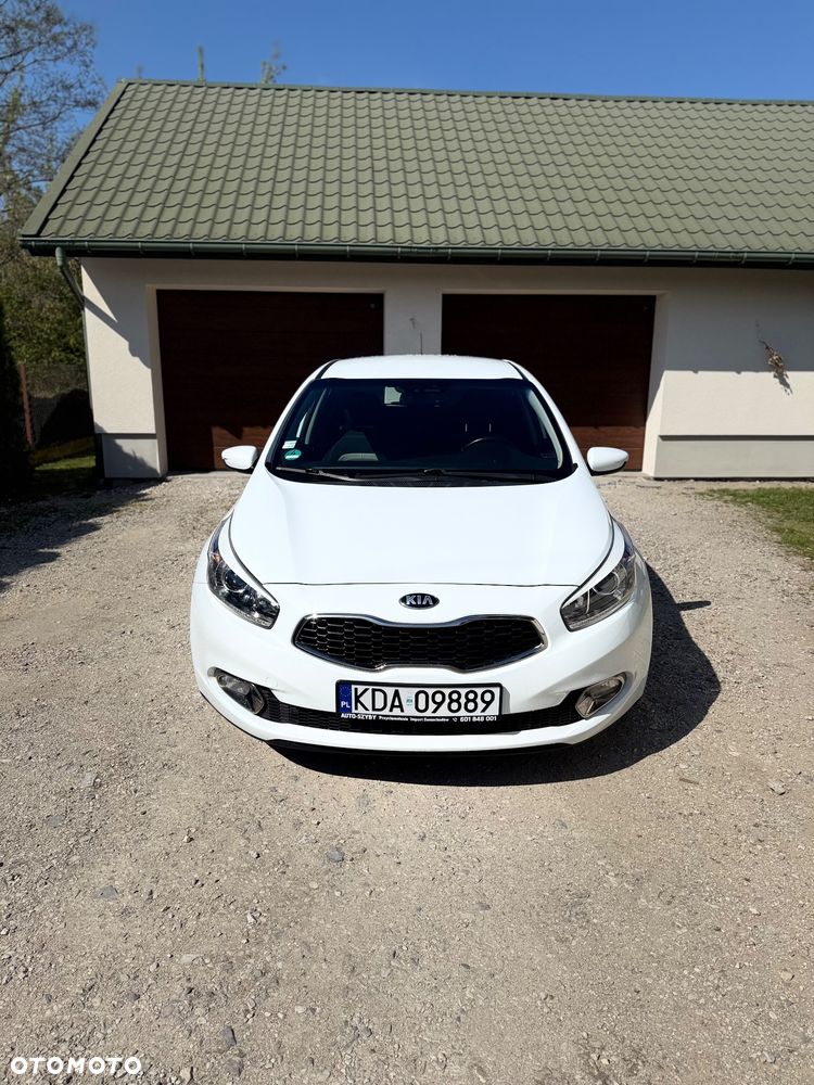 Kia Ceed 1.4 CVVT Dream Team Edition - 2