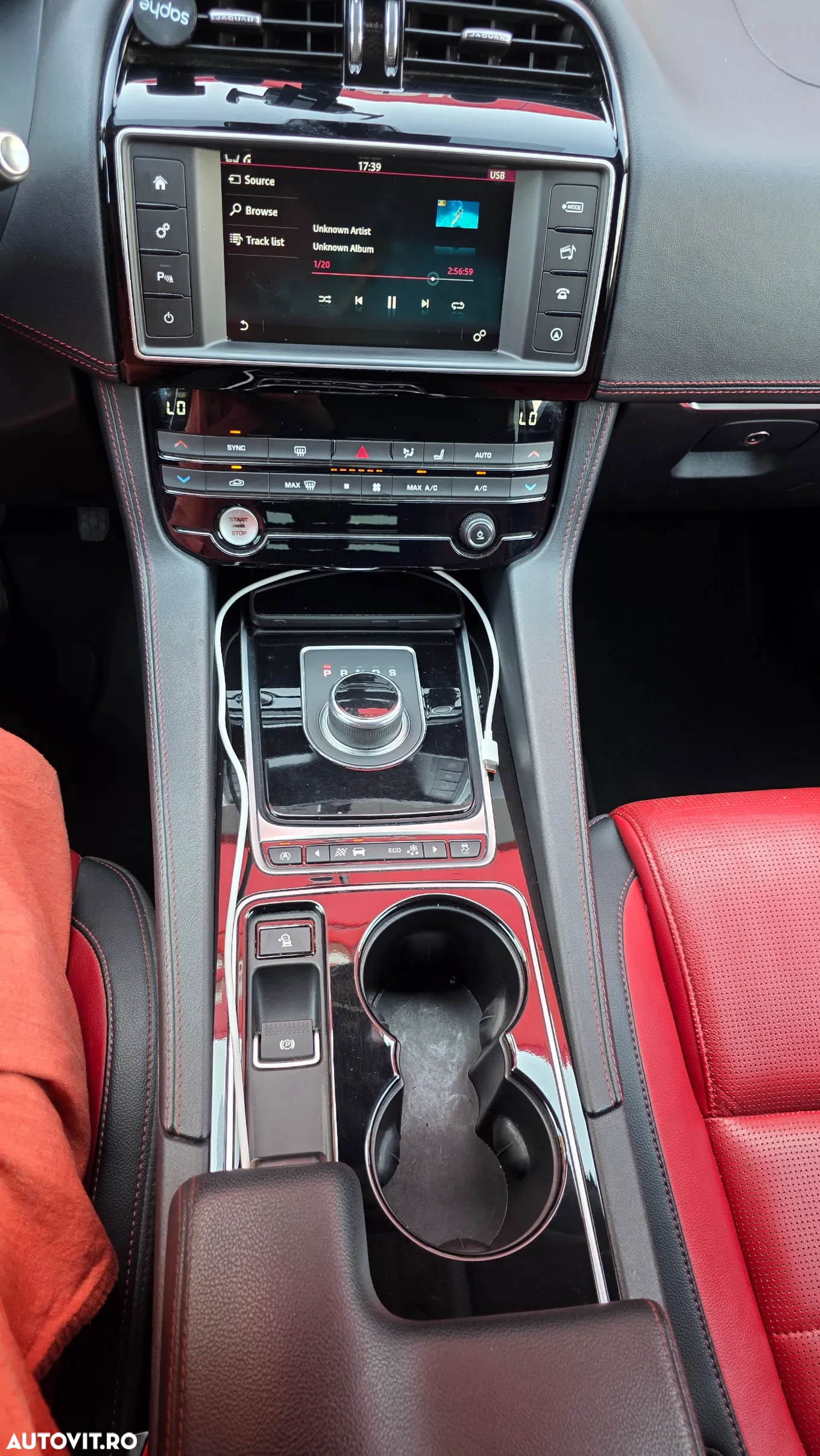Jaguar F-Pace 30d AWD R-Sport - 8