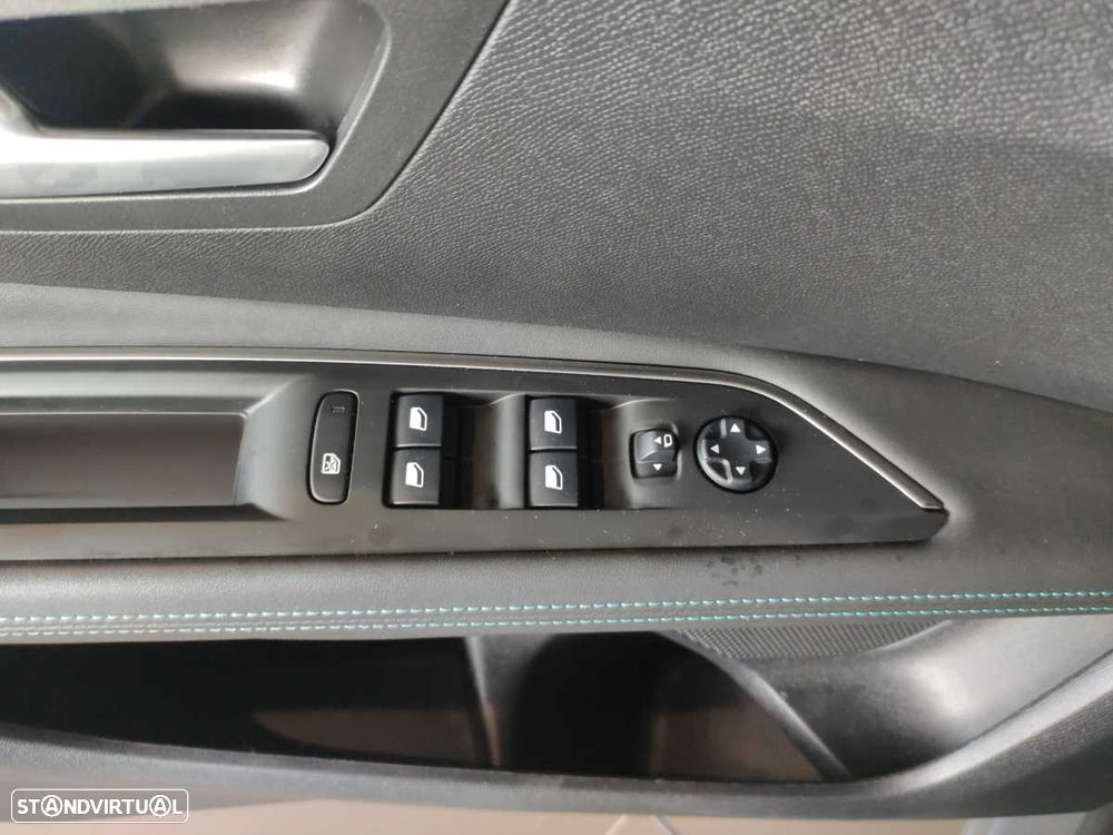 Peugeot 3008 — fotografia 12