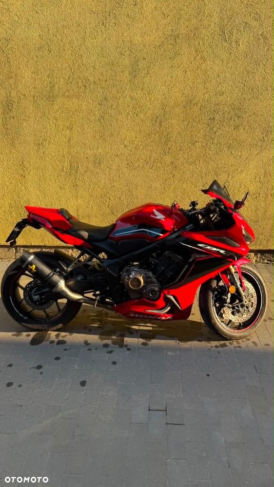 Honda CBR - 1