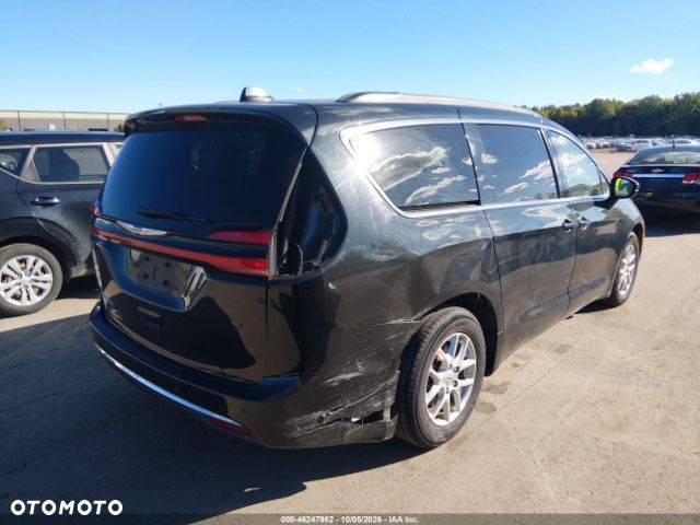 Chrysler Pacifica - 12