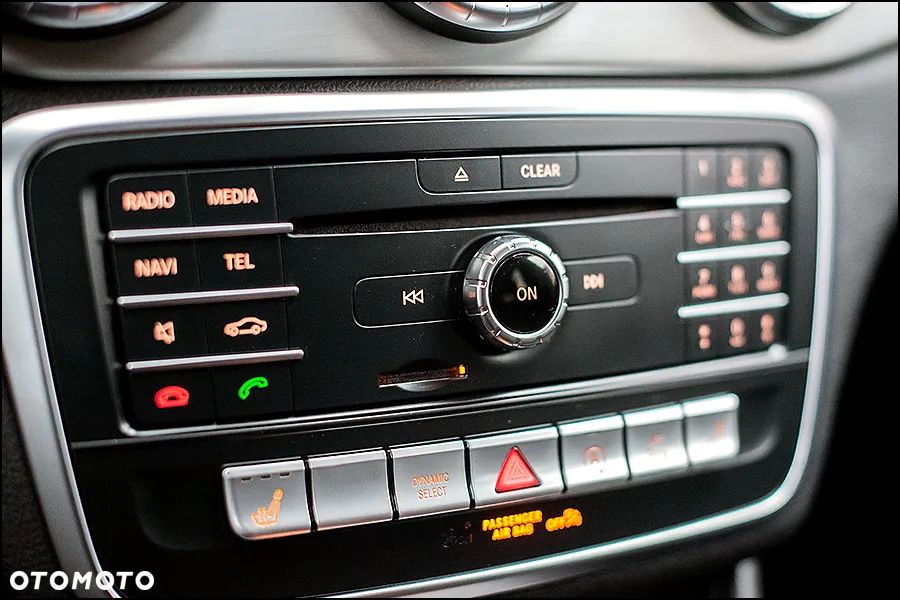 Mercedes-Benz CLA 200 7G-DCT AMG Line - 25