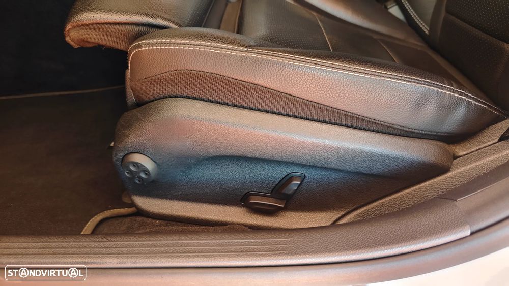 Mercedes-Benz C 350 e T 7G-TRONIC AMG Line - 32