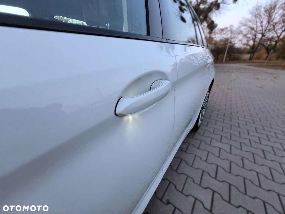BMW Seria 5 520d Sport Line - 19