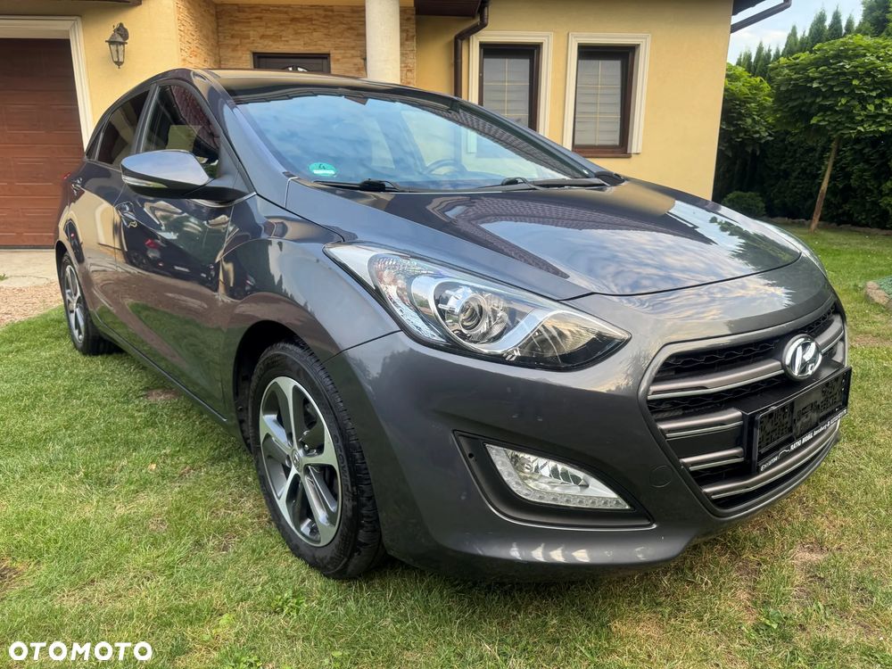 Hyundai i30 blue 1.4 Passion - 1