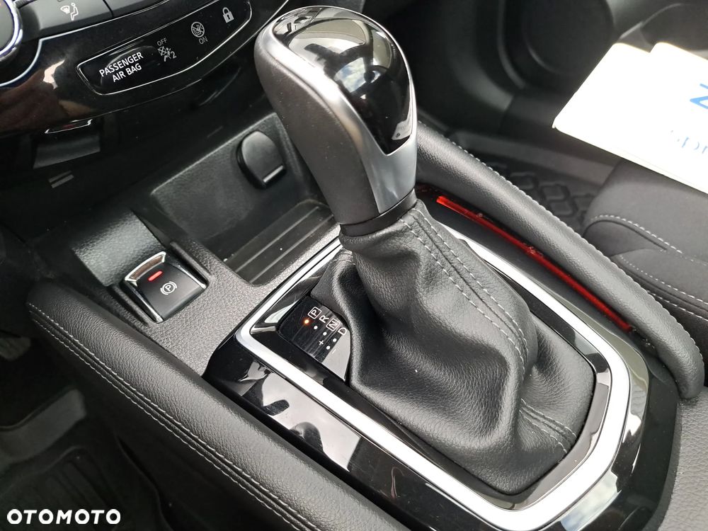 Nissan Qashqai 1.3 DIG-T DCT N-CONNECTA - 27