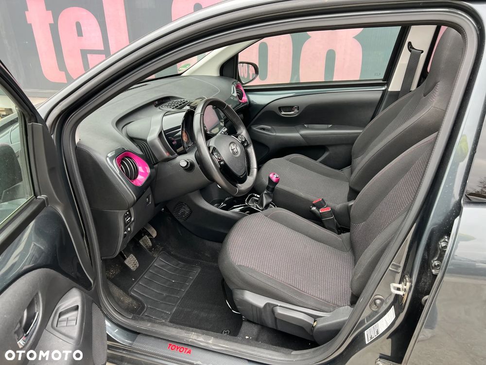 Toyota Aygo x-sky - 9