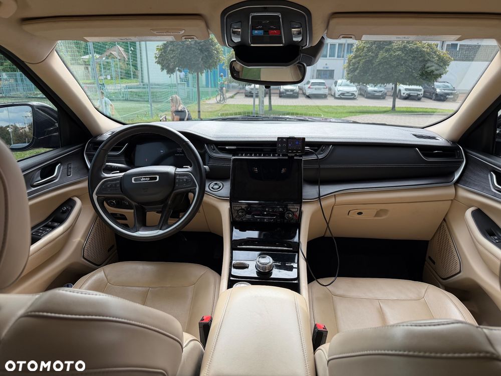 Jeep Grand Cherokee - 17