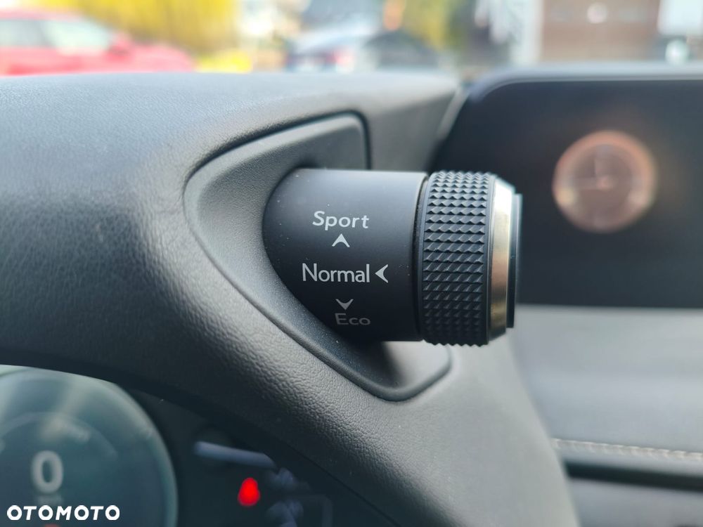 Lexus UX 250h GPF Business AWD - 21