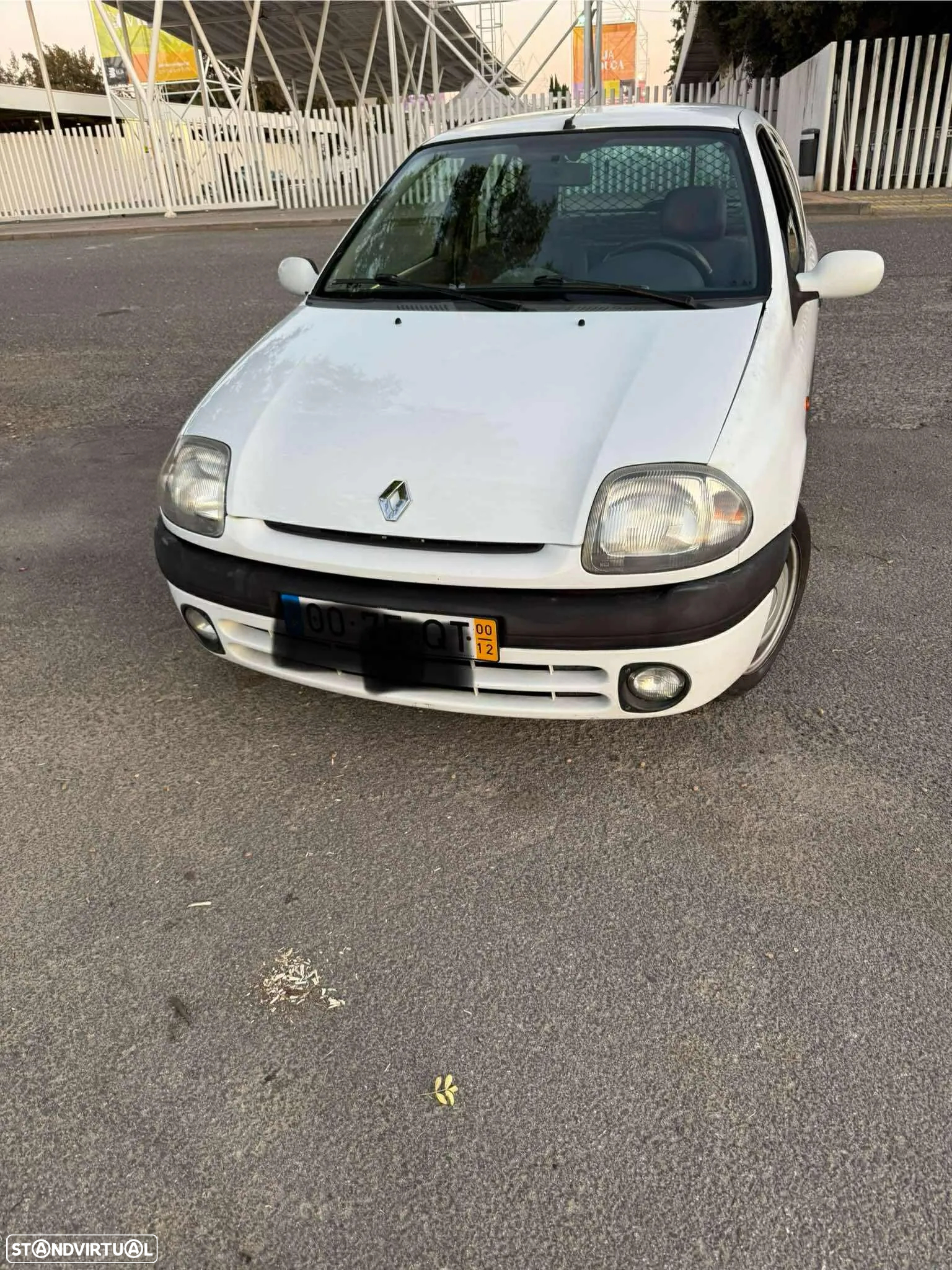 Renault Clio 1.9 D RN - 11