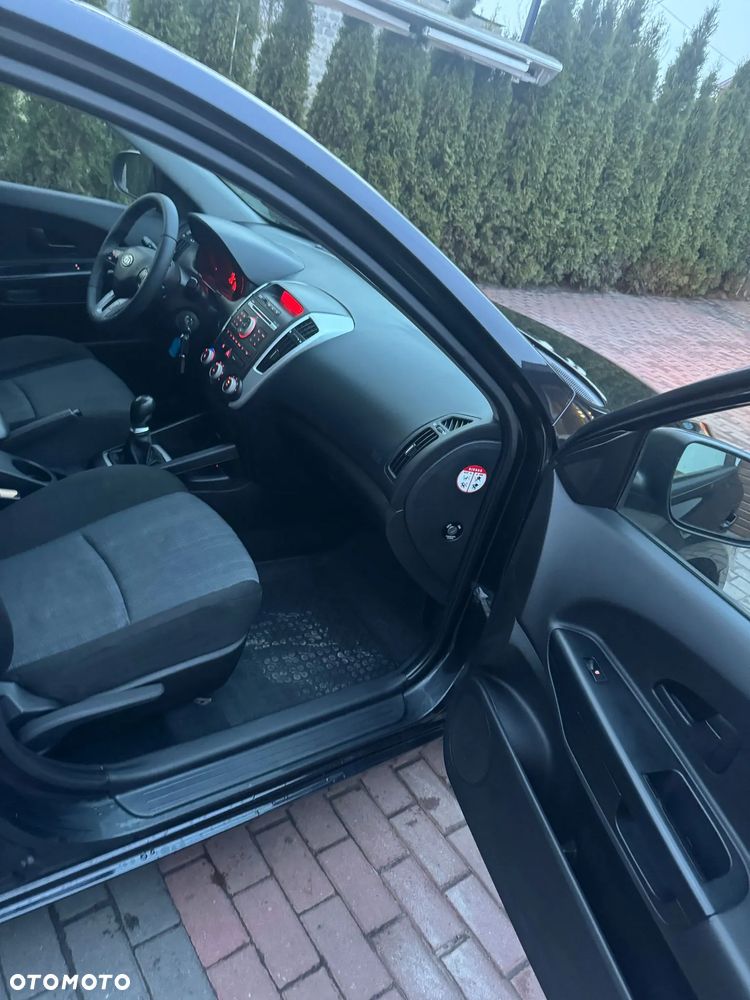 Kia Ceed - 25