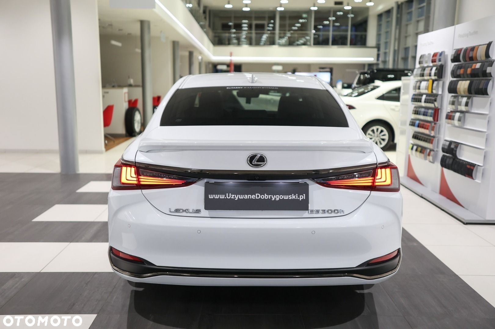 Lexus ES - 6