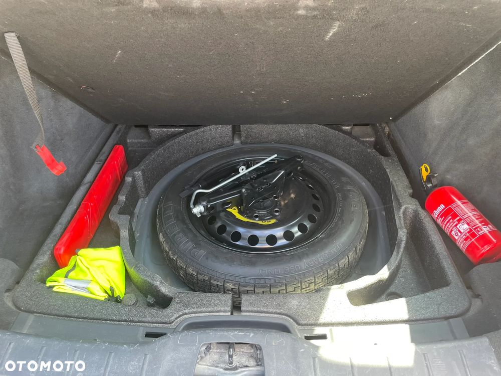 Volvo V50 2.0 Momentum - 19