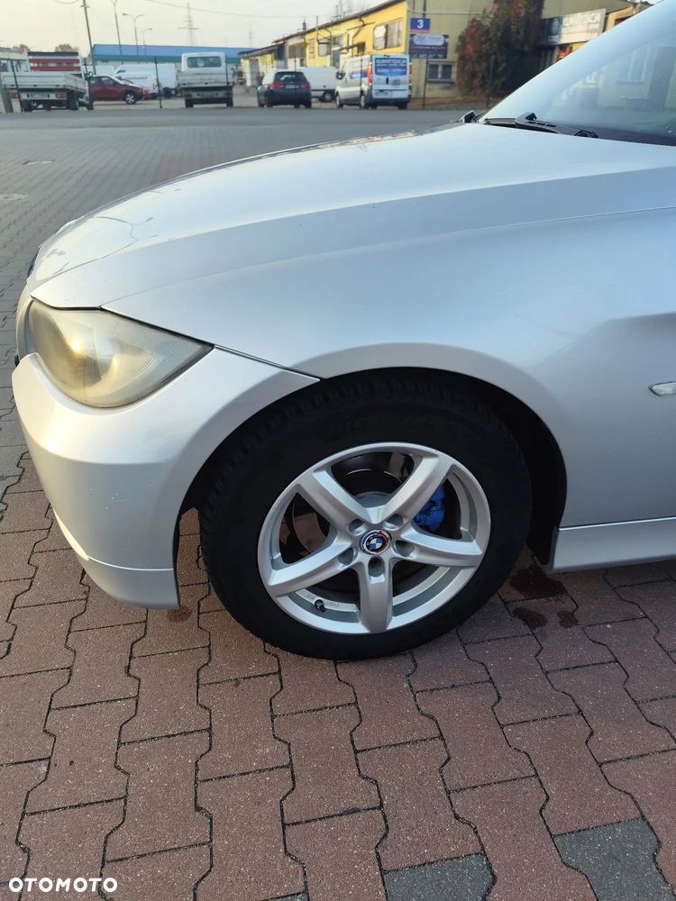 BMW Seria 3 318i - 6
