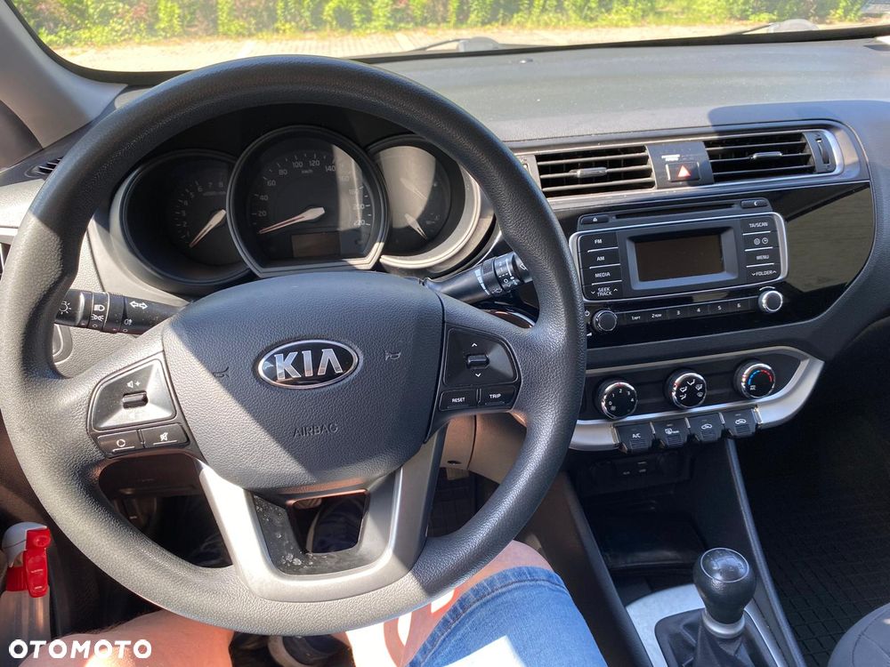Kia Rio 1.2 L - 11