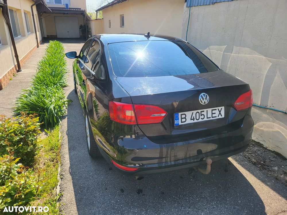 Volkswagen Jetta 1.6 TDI DSG Highline - 3