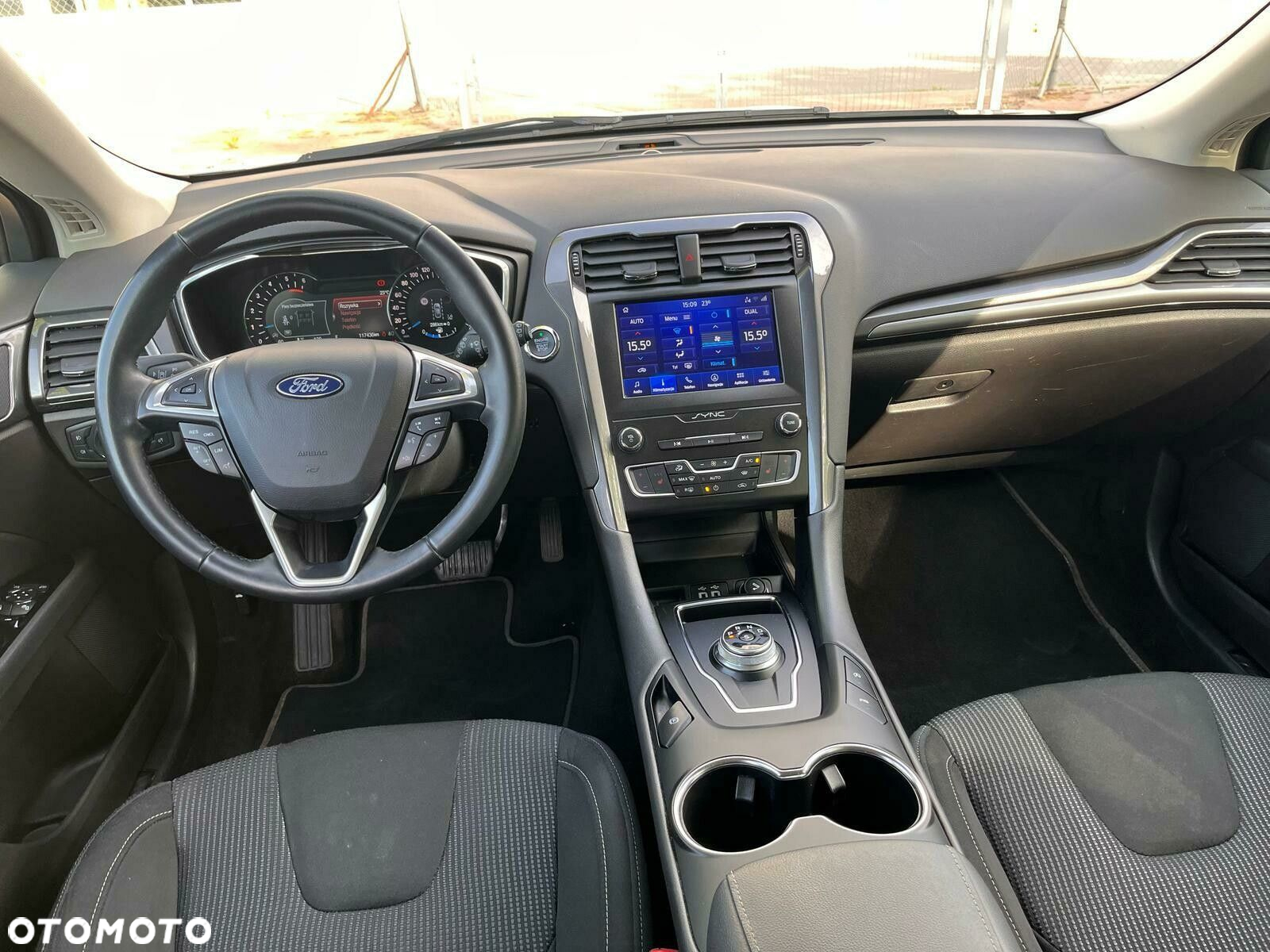 Ford Mondeo - 12