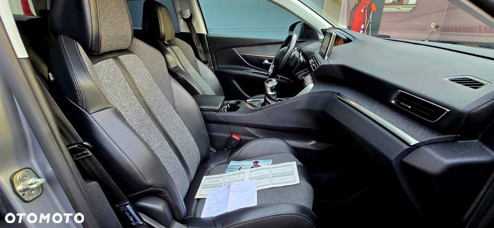 Peugeot 5008 PureTech 130 Stop & Start Allure Business-Paket - 10