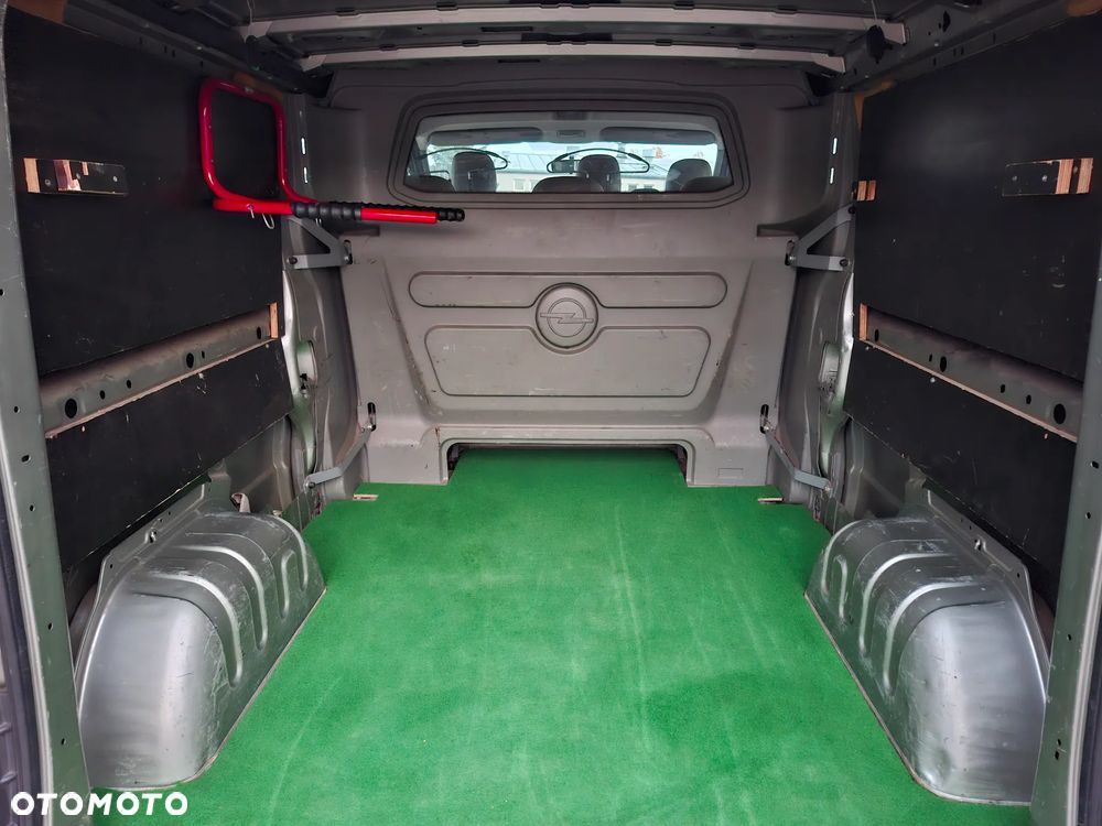 Opel Vivaro - 17