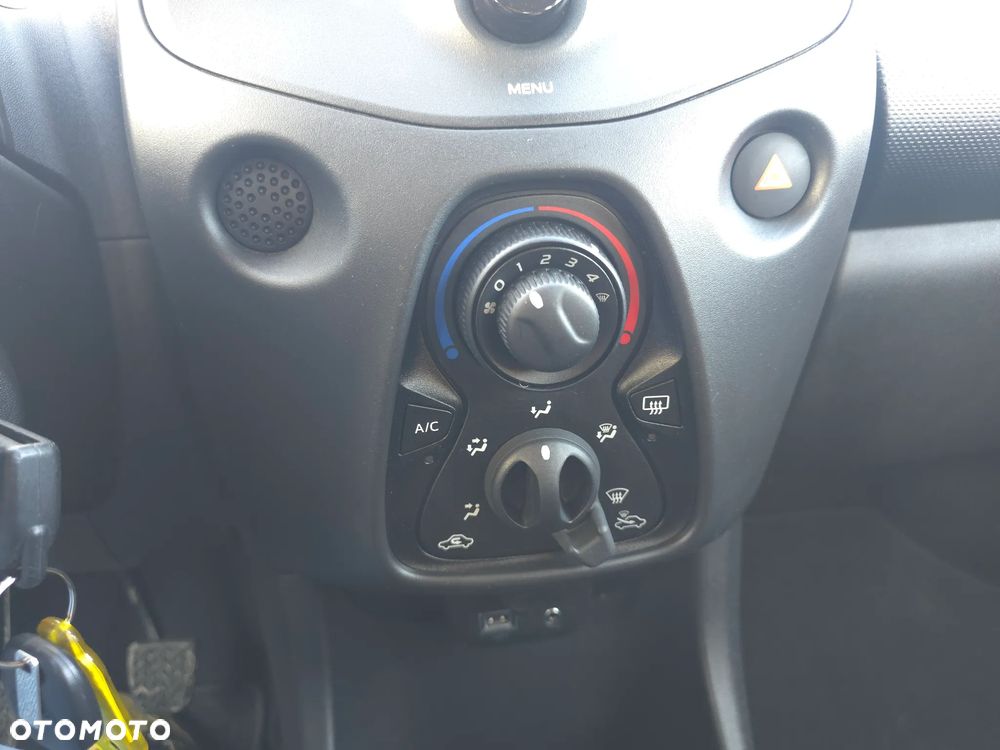 Toyota Aygo x-cite - 27