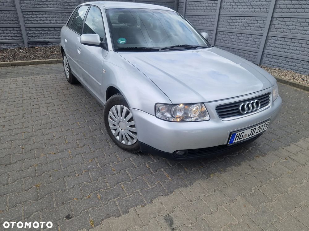 Audi A3 Sportback 1.6 Ambiente - 2