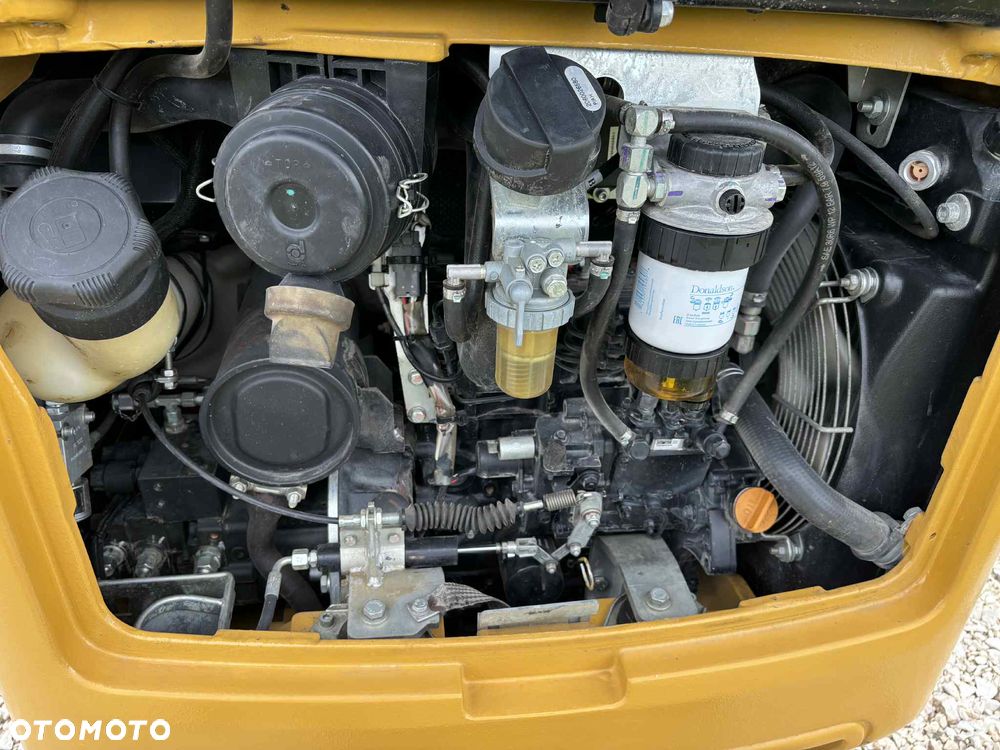 Caterpillar 301.7d - 12