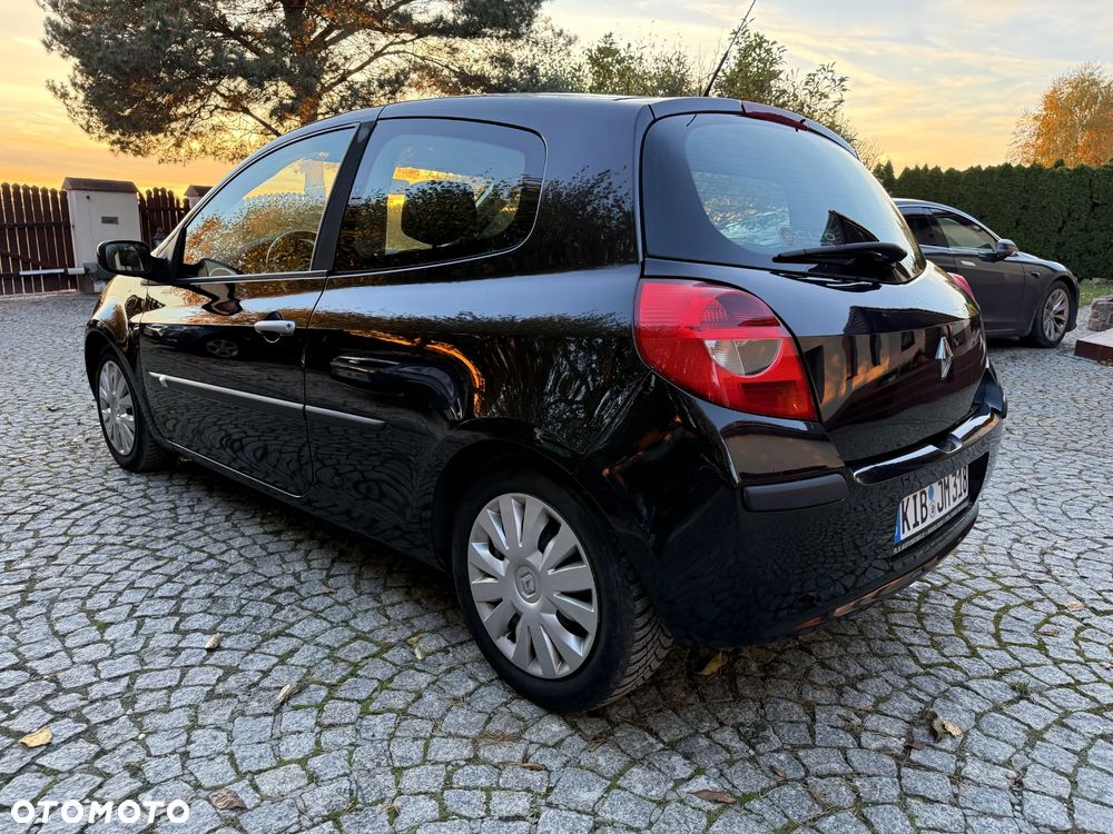 Renault Clio - 20